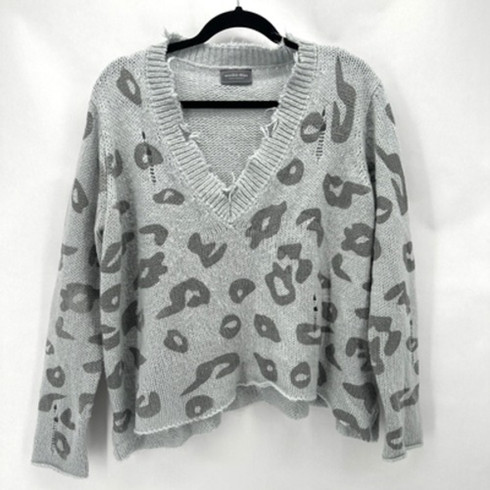WOODEN SHIPS Distressed Leopard Print V-Neck Sweater Grey Size S/M Shabby Chic - Picture 10 of 10